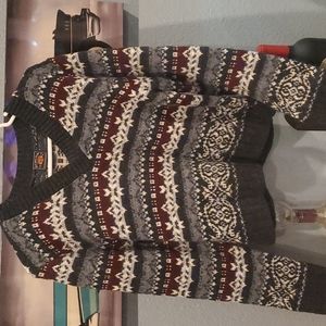 Route 66 Patterned V-Neck Sweater